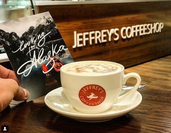 Jeffrey s coffeeshop. Jeffreys Coffee логотип. Джеффри кофешоп логотип. Кофейня Jeffrey's Coffee меню.