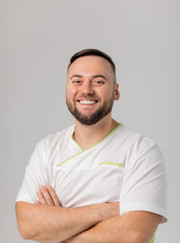 Имплантолог, стоматолог-хирург Антон Евгеньевич Иванов