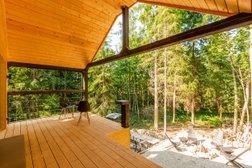 База отдыха Лес и Гора, с рейтингом 4.9 - находится по адресу Ленинградская область, д. Новожилово, улица Новодеревенская-2, 1 