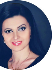 Главный тренер, тренер по восточным танцам Ольга Юрьевна Зеленова