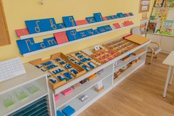 Монтессори-центр Время открытий, с рейтингом 4.8 - находится по адресу Санкт-Петербург, Светлановский проспект, 37 