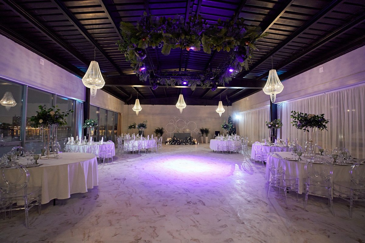 Нева Панорама, банкетный зал на Октябрьской набережной в Санкт ...