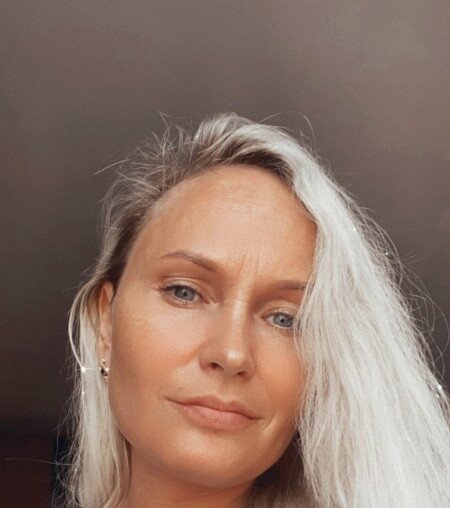 Анна Серова