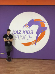 Танцор Азамат Мурзабеков