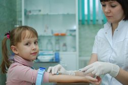Семейный медицинский центр Sibclinic, с рейтингом 3.5 - находится по адресу Красноярск, улица Республики, 42а 