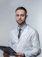 Уролог Олег Ельданизович Меликов