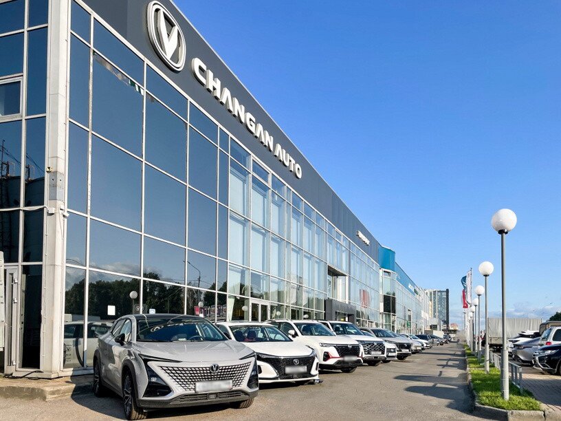 Фасад автосалона CHANGAN