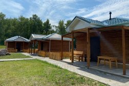 Экодеревня На лугах, с рейтингом 2.5 - находится по адресу Омская область, с. Красноярка, Берег Иртыша, 1 