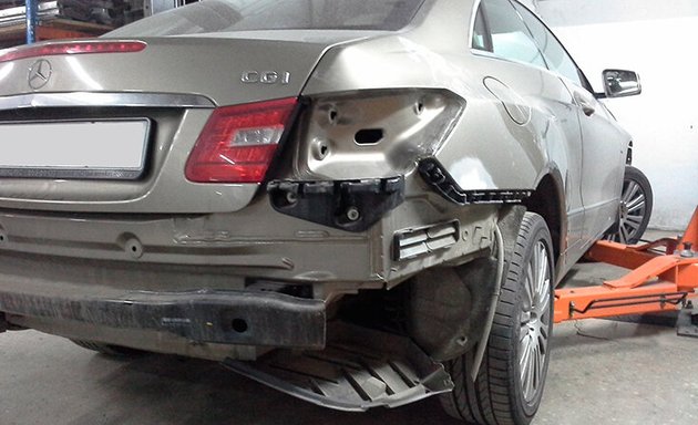 Замена передних тормозных колодок Mercedes W222