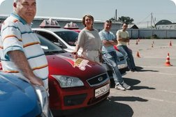 Автошкола Вираж, с рейтингом 4 - находится по адресу Московская область, Подольск, Железнодорожная улица, 1 