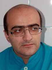 Подолог, вертебролог Руслан Николаевич Париев