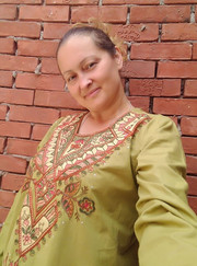 Вязальщица, вышивальщица Лариса Брониславовна Шидловская