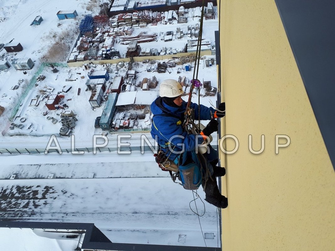 Промышленный альпинист баннеры на высотки