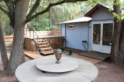 Баня Лесная сказка, с рейтингом 3.7 - находится по адресу Калининградская область, пос. Веселовка, Еловая улица, 10 