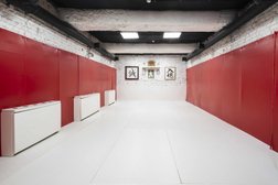 Бойцовская школа Острые Кулаки, с рейтингом 3.8 - находится по адресу Москва, 2-й Хорошёвский проезд, 9к1 