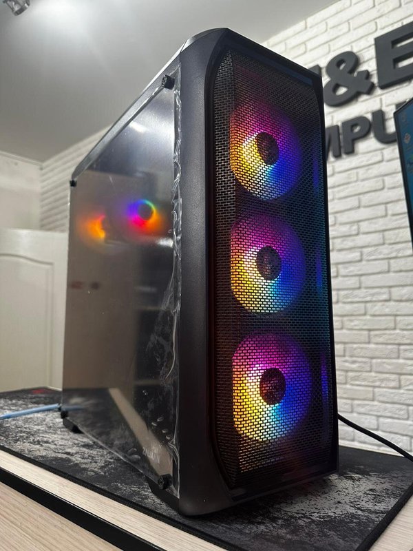Everest Computers