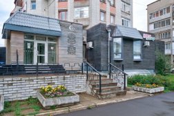 Стоматология Дент-Мастер, с рейтингом 4.9 - находится по адресу Архангельск, Троицкий проспект, 158 