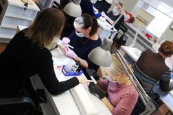 Лицензированный центр обучения мастеров для салонов красоты Махаон, с рейтингом 4.8 - находится по адресу Калуга, Театральная, 6а 