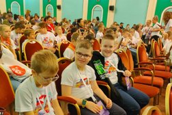 Детский центр Уроки в Юттери, с рейтингом 4.8 - находится по адресу Санкт-Петербург, Колпино, 196655, Понтонная улица, 11к1 