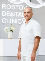 Имплантолог, главный врач Левон Акопович Аракелян