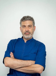 Имплантолог, стоматолог Олег Александрович Маяков