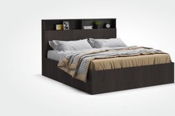 Много Мебели