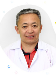 Хирург Ехлас Амангельдинович Акмолдаев