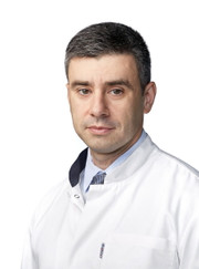Хирург, лазерный хирург Роман Викторович Карукес