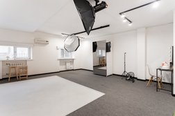 Фотостудия автопортрета Смола, с рейтингом 5 - находится по адресу Москва, 1-й Смоленский переулок, 24а 