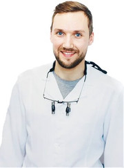 Имплантолог, ортодонт Максим Анатольевич Денисов