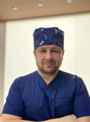 Имплантолог, стоматолог Ринат Римович Валишин