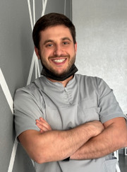 Стоматолог-ортопед Артур Ахмедович Тугумов