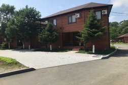 База отдыха Алые паруса, с рейтингом 3 - находится по адресу Владивосток, Лазурная улица, 12а 