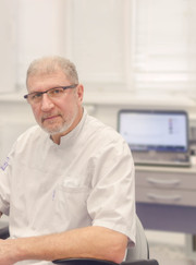 Имплантолог, главный врач Станислав Владимирович Бахилин