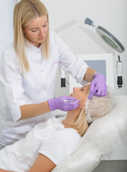 Дерматовенеролог, косметолог Оксана Юрьевна Попова