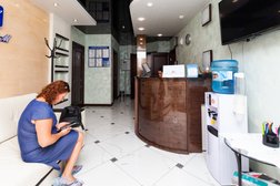 Стоматология Атам, с рейтингом 4.9 - находится по адресу Краснодар, Карасунский внутригородской округ, микрорайон Гидростроителей, улица Дмитрия Благоева, 31к1 