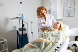 Центр эстетической косметологии "Ларус", с рейтингом 4.9 - находится по адресу Брянск, 50 лет Октября бульвар, 3 