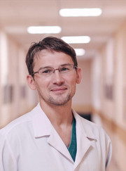 Хирург, абдоминальный хирург Азат Данисович Ахметов