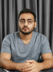 Стоматолог-хирург, имплантолог Нарек Нораирович Ишханян