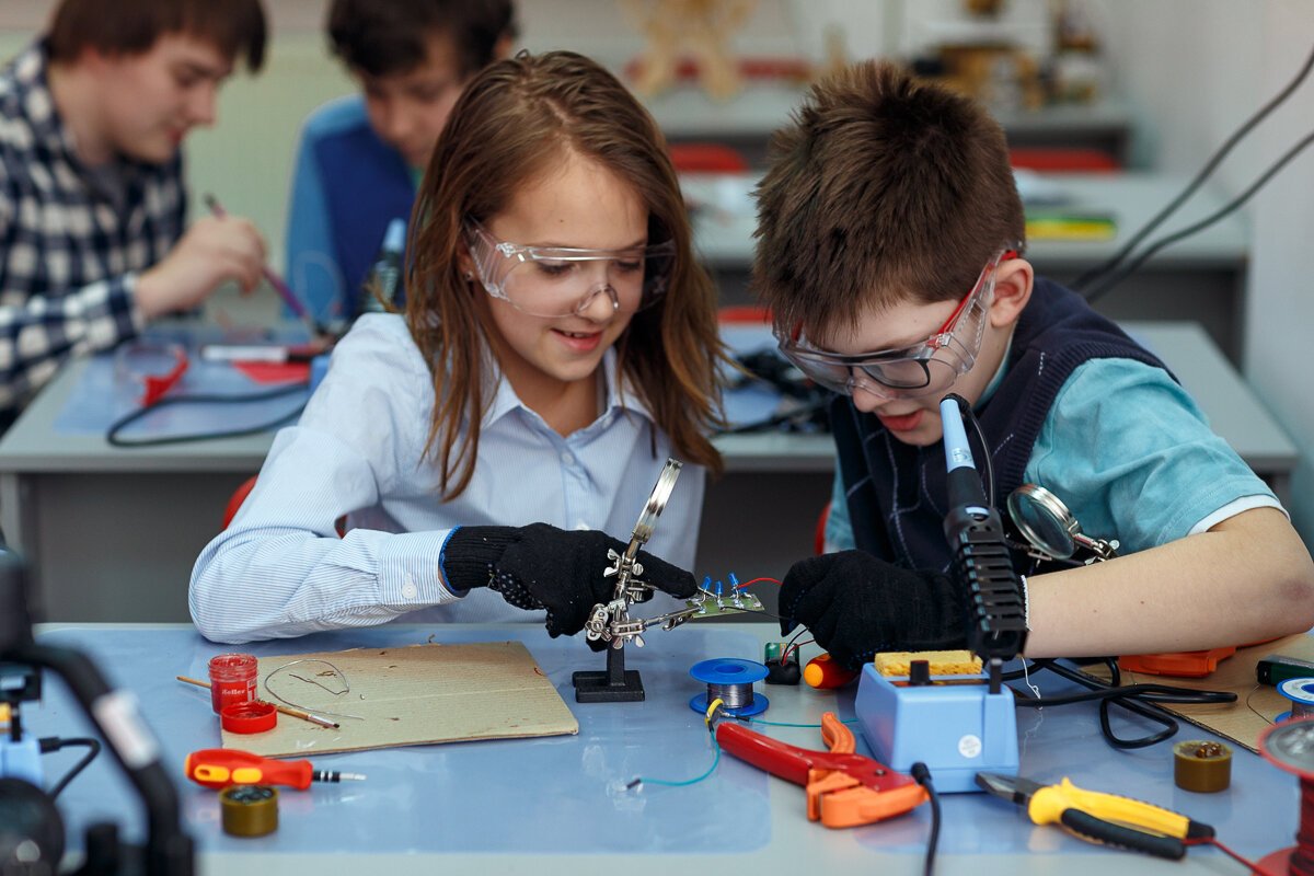 Школа инженеров. Юный изобретатель. Школа инженеров казань. Инжиниринг для детей. Инженерия в школе.