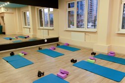 Фитнес-студия Sisters. fit, с рейтингом 4.7 - находится по адресу Санкт-Петербург, Гжатская улица, 22 к4 