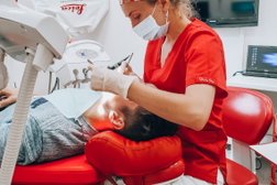 Стоматологическая клиника Яблоко, с рейтингом 5 - находится по адресу Новосибирск, улица Писарева, 53 