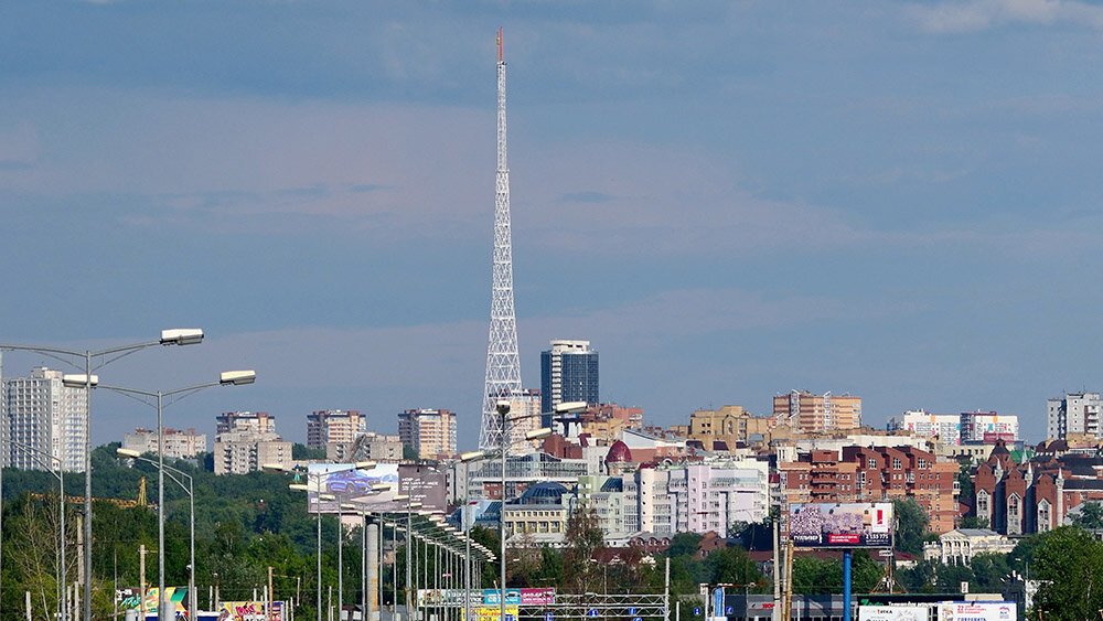 Вышка пермь. Пермская телебашня 275м. Башня РТРС Пермь. Новая телевизионная башня Пермь. Пермская телевышка 275 м.