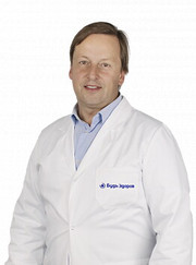 Анестезиолог, реаниматолог Леонид Михайлович Карев