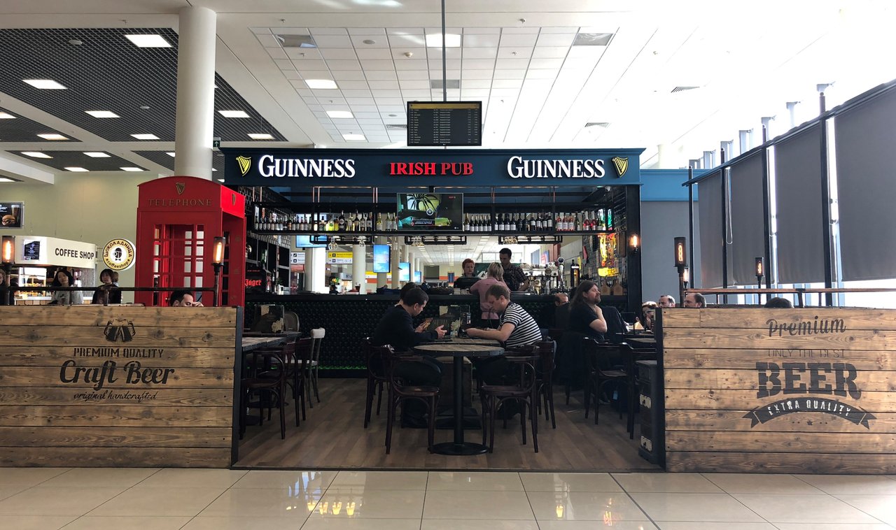 Паб энд паб. Irish Bar Шереметьево. Guinness pub Домодедово. Паб с Гиннесом в Москве. Гиннесс паб Внуково.