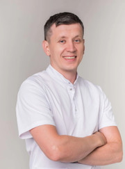 Имплантолог, стоматолог Искандер Ильдусович Файзрахманов