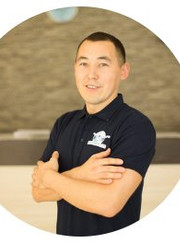 Тренер по плаванию Думан Байсаков