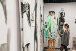 Студия классического и цифрового рисунка и гончарная студия НеМалевичи, с рейтингом 4.9 - находится по адресу Москва, Сиреневый бульвар, 31 