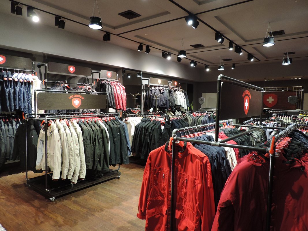 магазин обуви казань тц кольцо. кайзер магазин мужской одежды. торговый центр казани одежда. рынок порт казань. магазин элитной одежды казань.