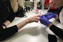 Салон красоты Азбука цвета, с рейтингом 4 - находится по адресу Ленинградская область, Гатчина, Пушкинское шоссе, 15 